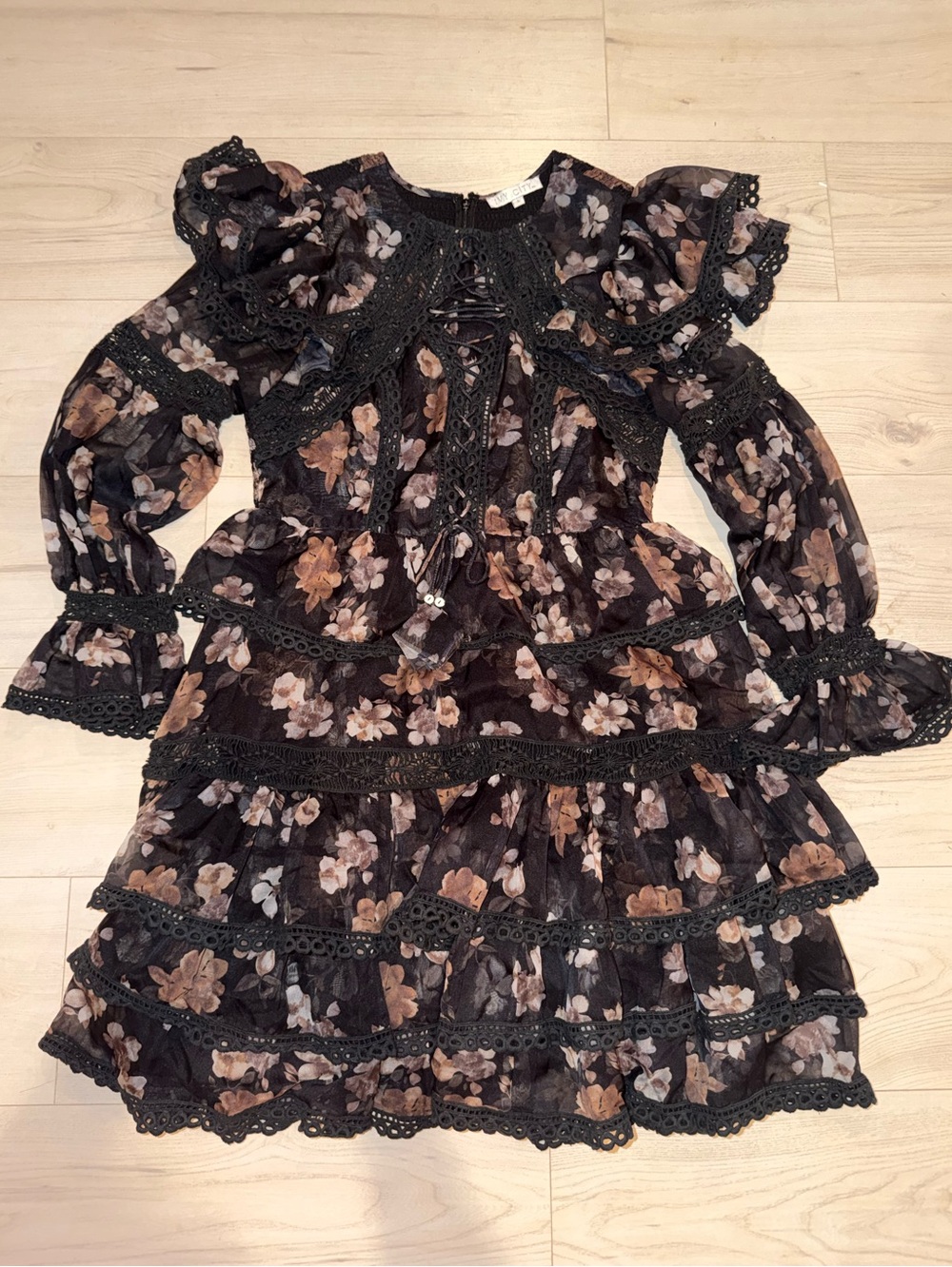 Ivy City Co Black Floral Lace-Trim Long Sleeve Dress